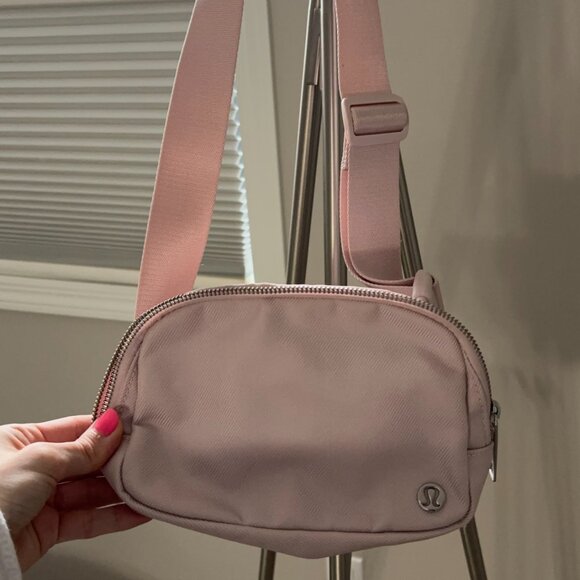 lululemon athletica Handbags - Original Lululemon Everywhere Belt Bag